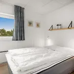 Alli - 800m From The Sea By Interhome *