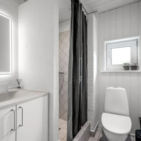 Alli - 800m From The Sea By Interhome