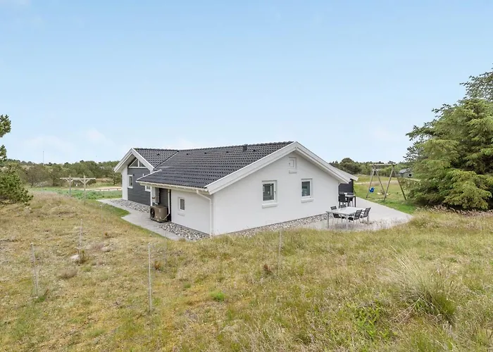 Alli - 800m From The Sea By Interhome *